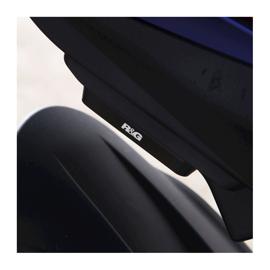 Cache orifice reposes-pieds arrière R&G RACING noir - Aprilia