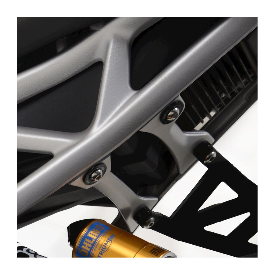 Cache orifice reposes-pieds arrière R&G RACING noir - Triumph Speed Triple 1200 RS